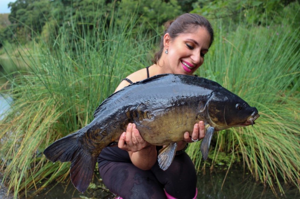 Arezue Wright – Vissen in wier