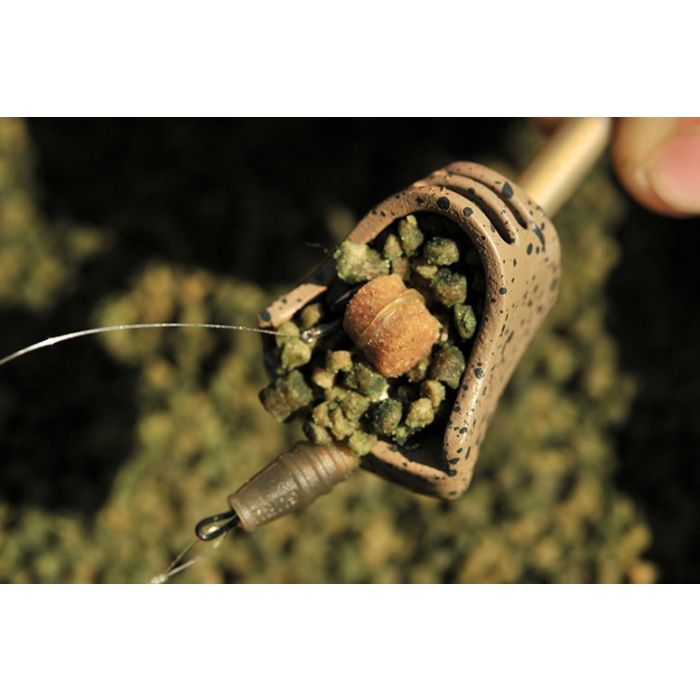 Guru Mini Pellet Feeder 24g In Use 2