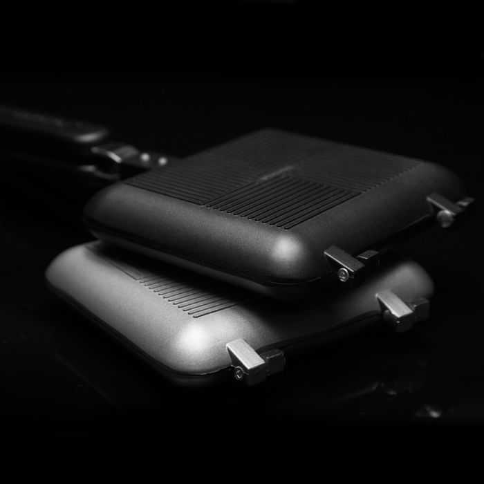 RidgeMonkey Deep Fill Sandwich Toaster XL with utensil MK2 8